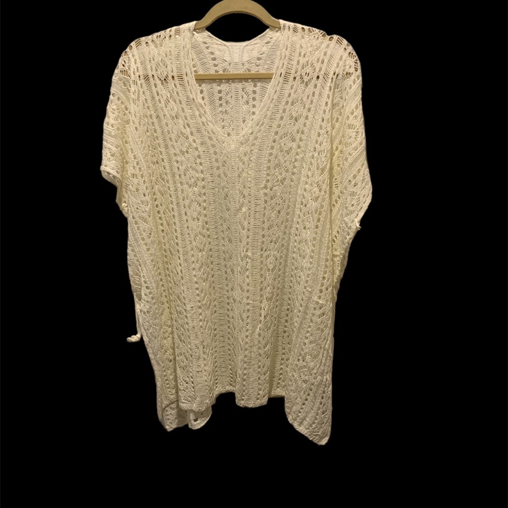 NWOT Women’s Bathing Suit Crochet Cover Up